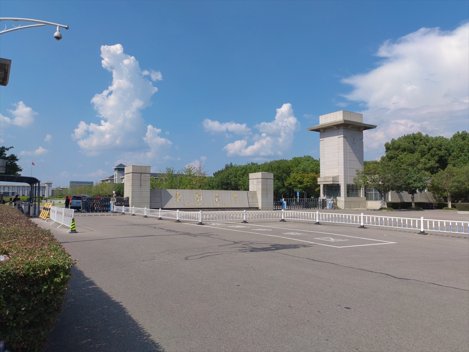 临走拍的,当时想的是:有缘再会!